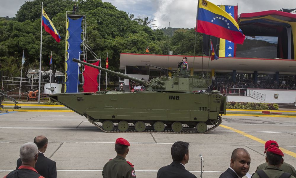 Exército envia 16 blindados para a fronteira do Brasil com a Venezuela